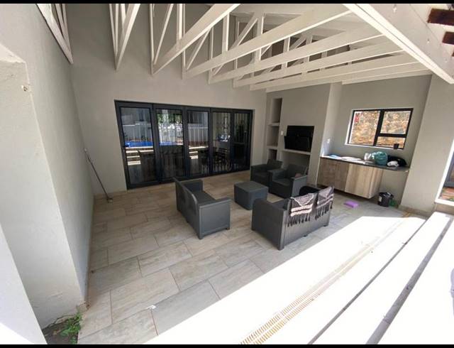 5 BEDROOM PROPERTY TO RENT IN WELTEVREDEN PARK